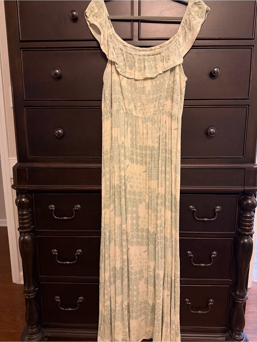 Wonderly Cream and Sage Green Maxi Dress